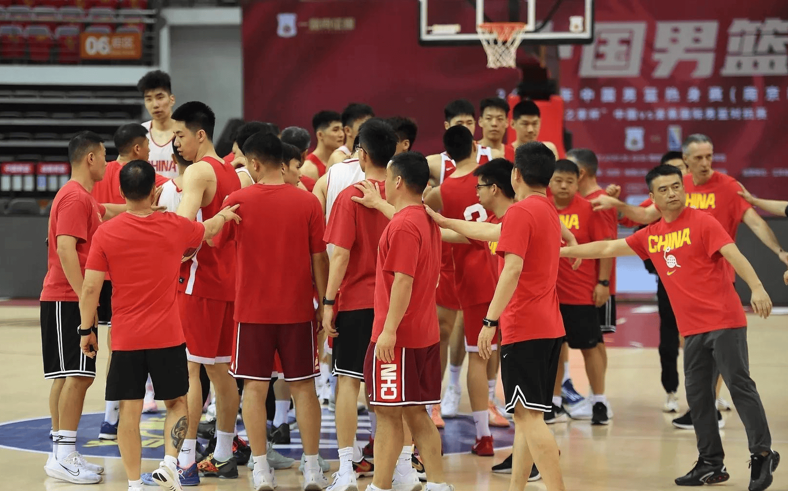 关于里程碑夜深圳男篮遗憾出局,CBA常规赛赛前刷纪录,信心回归,更衣室氛围转暖的信息 关于里程碑夜深圳男篮遗憾出局,CBA常规赛赛前刷纪录,信心回归,更衣室氛围转暖的信息